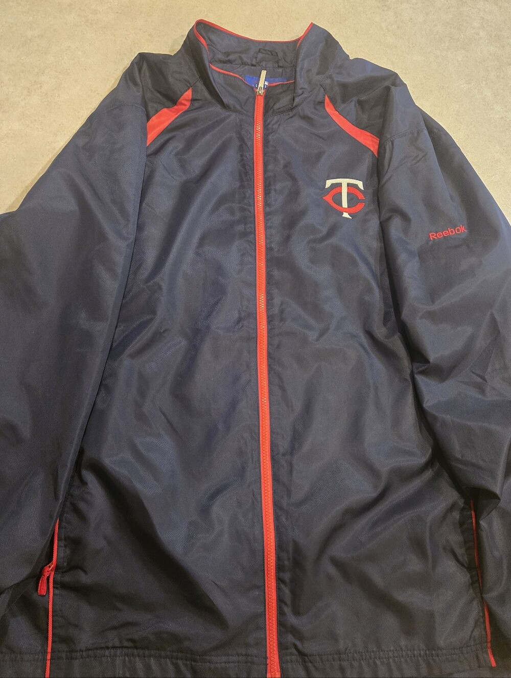 Minnesota Twins Windbreaker - Size Adult XXL